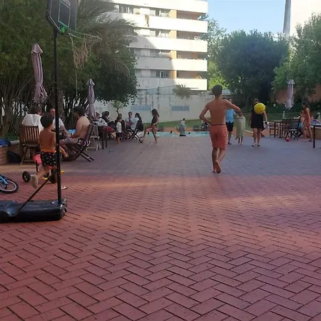 2 Bedroom Close To Airport With Pool & Gym Lisboa